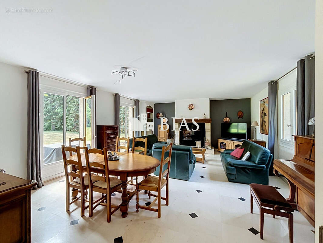 Maison 162 m² à Pont-L'eveque  - photo 3