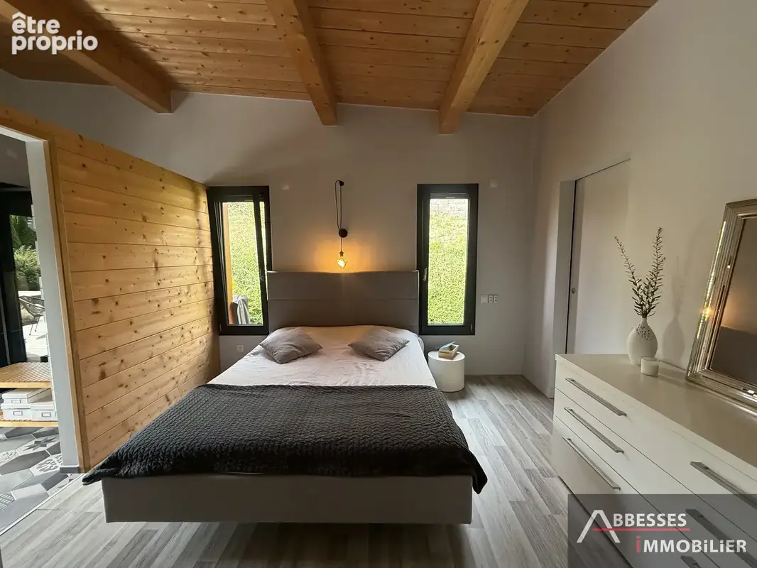 EN EXCLUSIVITÉ - A 2 min de REMIREMONT : pavillon Xilome de plain pied avec piscine et jaccuzzi. - photo 12
