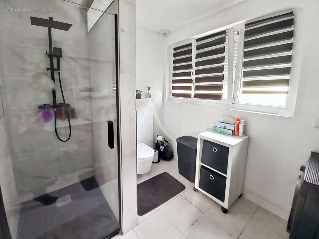 Maison à SAINT-ETIENNE-DU-ROUVRAY