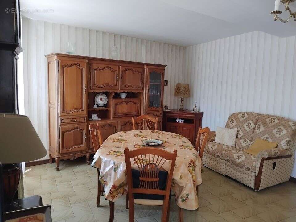Maison à BRINON-SUR-BEUVRON