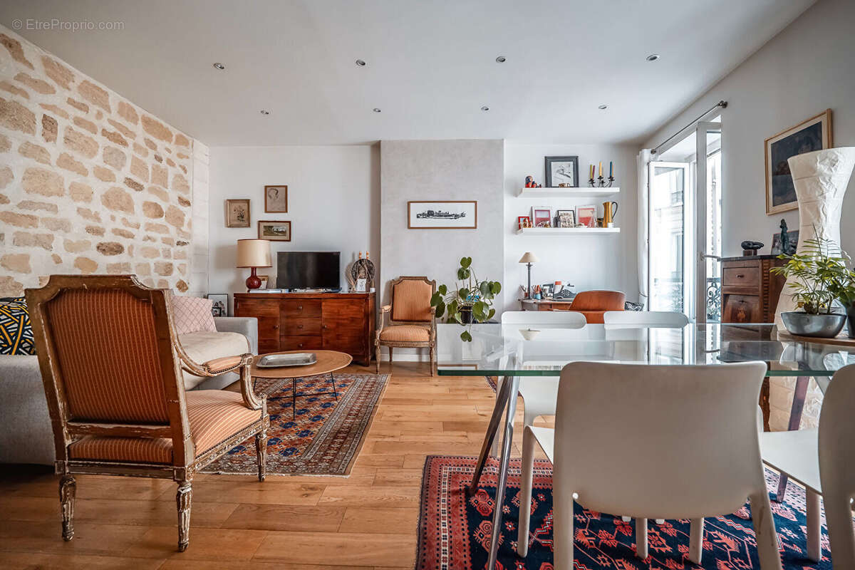 Appartement à PARIS-17E