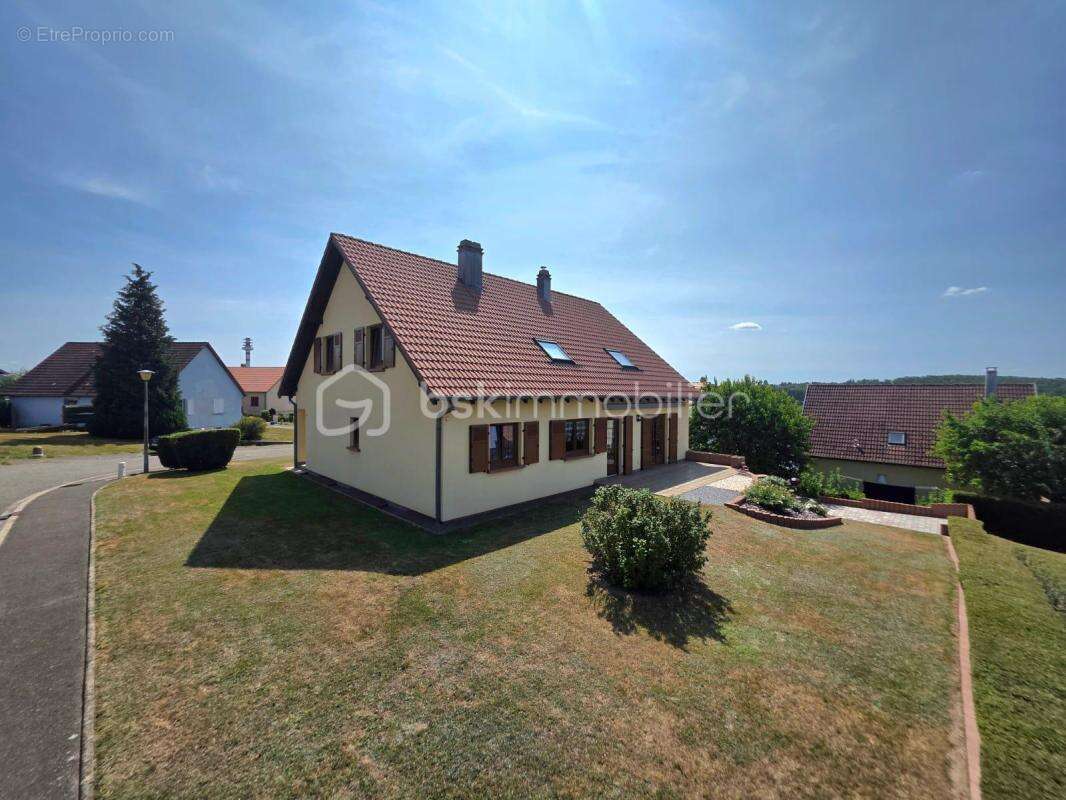 Maison spacieuse de 180 m² située dans un cadre verdoyant et paisible - photo 19