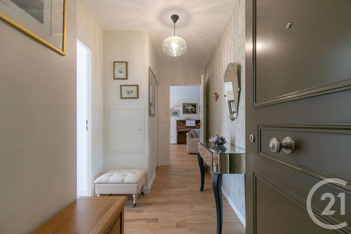 Appartement 96 m² à Saint-Maur-Des-Fosses  - photo 15