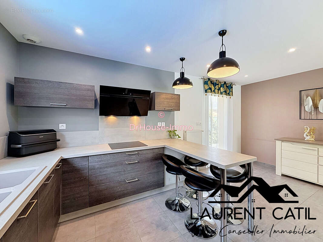 Maison 94 m² à Chatuzange-Le-Goubet  - photo 3