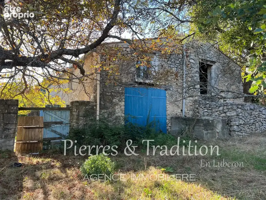 Reillanne, ancienne ferme à rénover avec dépendances sur 17HA - photo 2