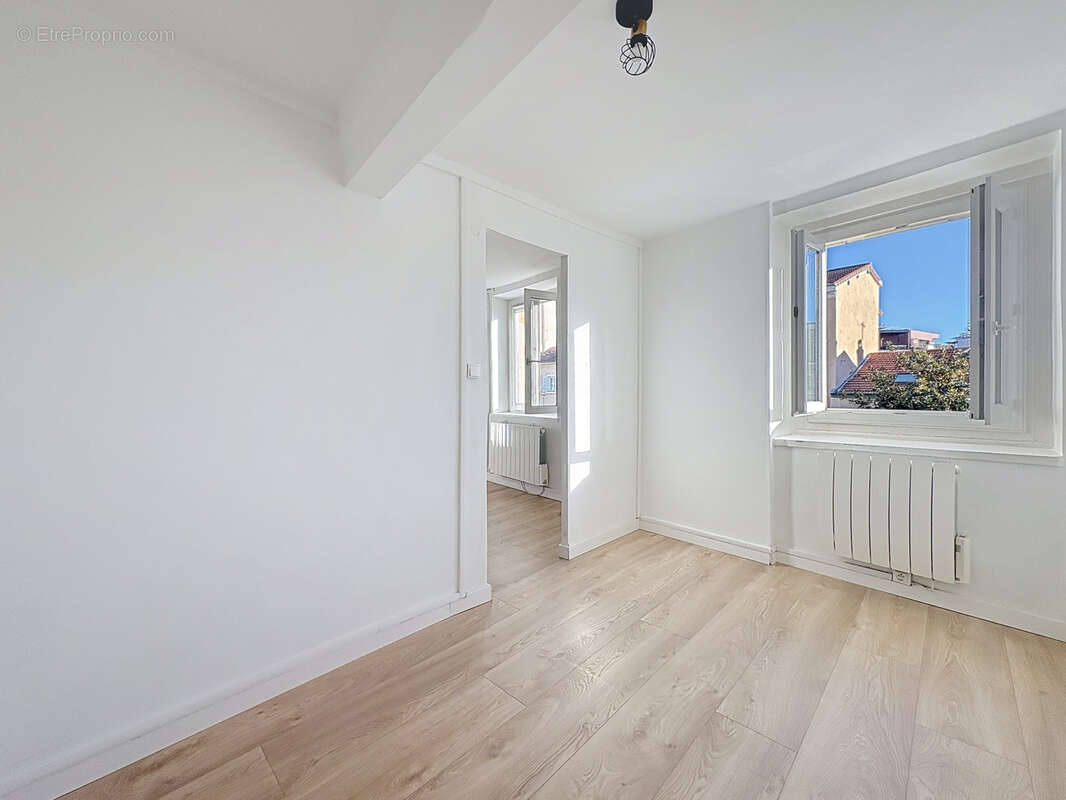 Appartement à TASSIN-LA-DEMI-LUNE