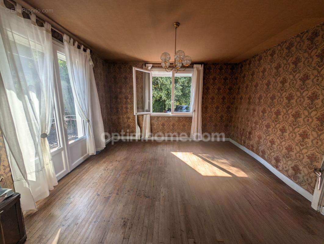 Maison familiale avec sous-sol complet sur 3 264 m² de terrain – Savignac-Lédrier (Dordogne – Périgord Vert) - photo 6