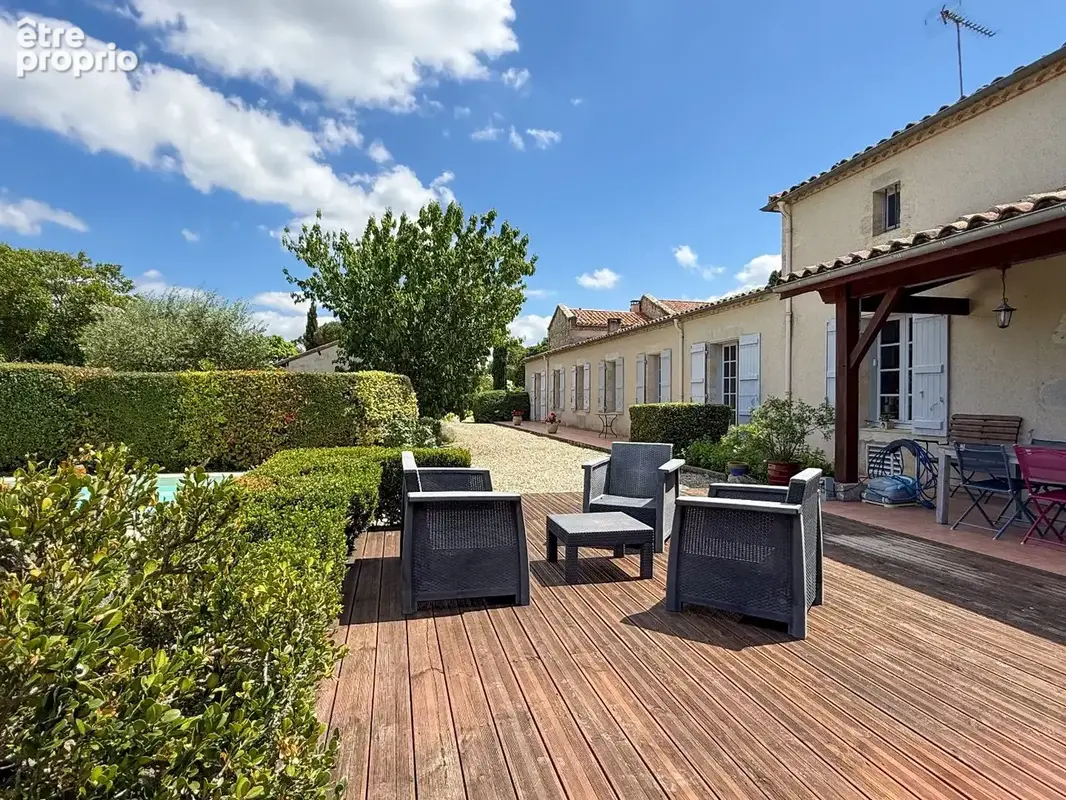 Superbe Ancien Couvent avec Jardins Privés et Piscine - photo 33