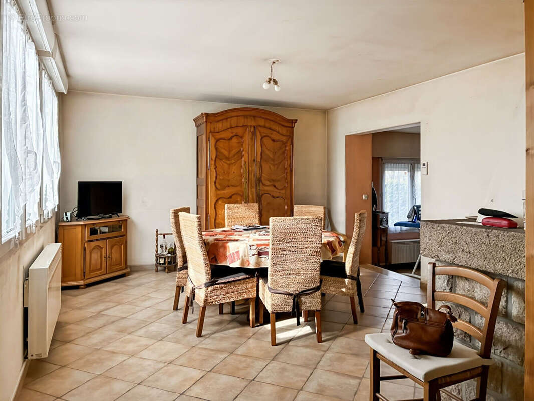 Maison à FEINS