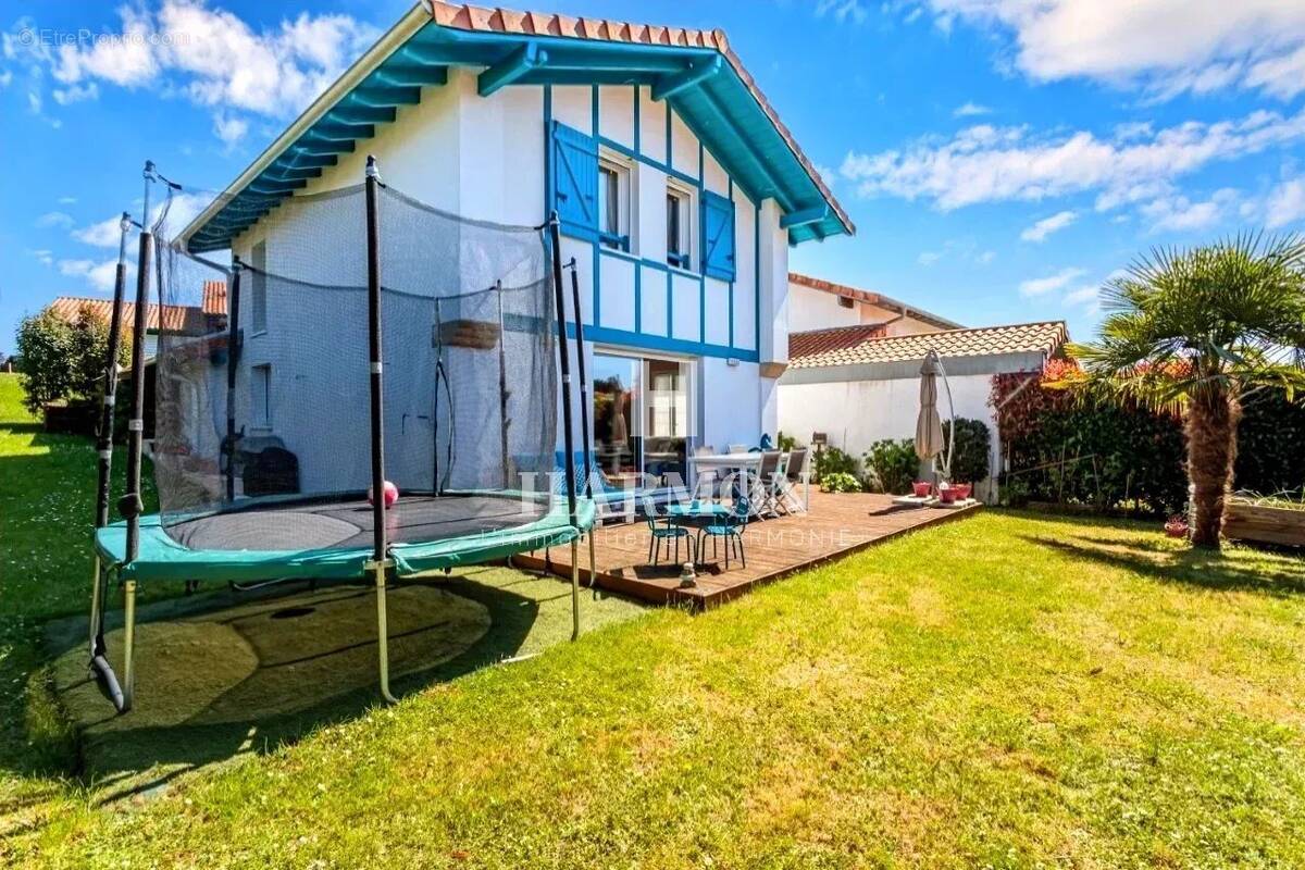 Maison à BASSUSSARRY
