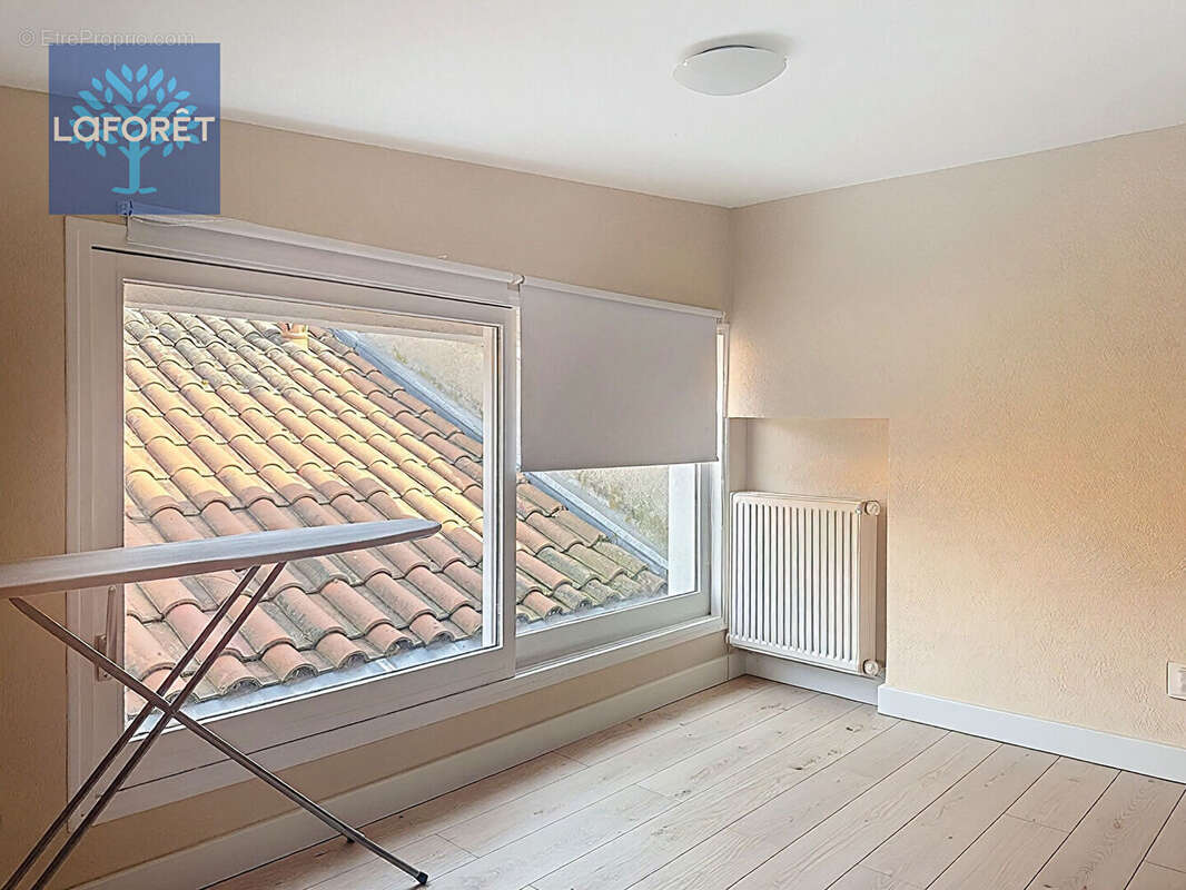 Appartement à SAINT-GENIS-LAVAL
