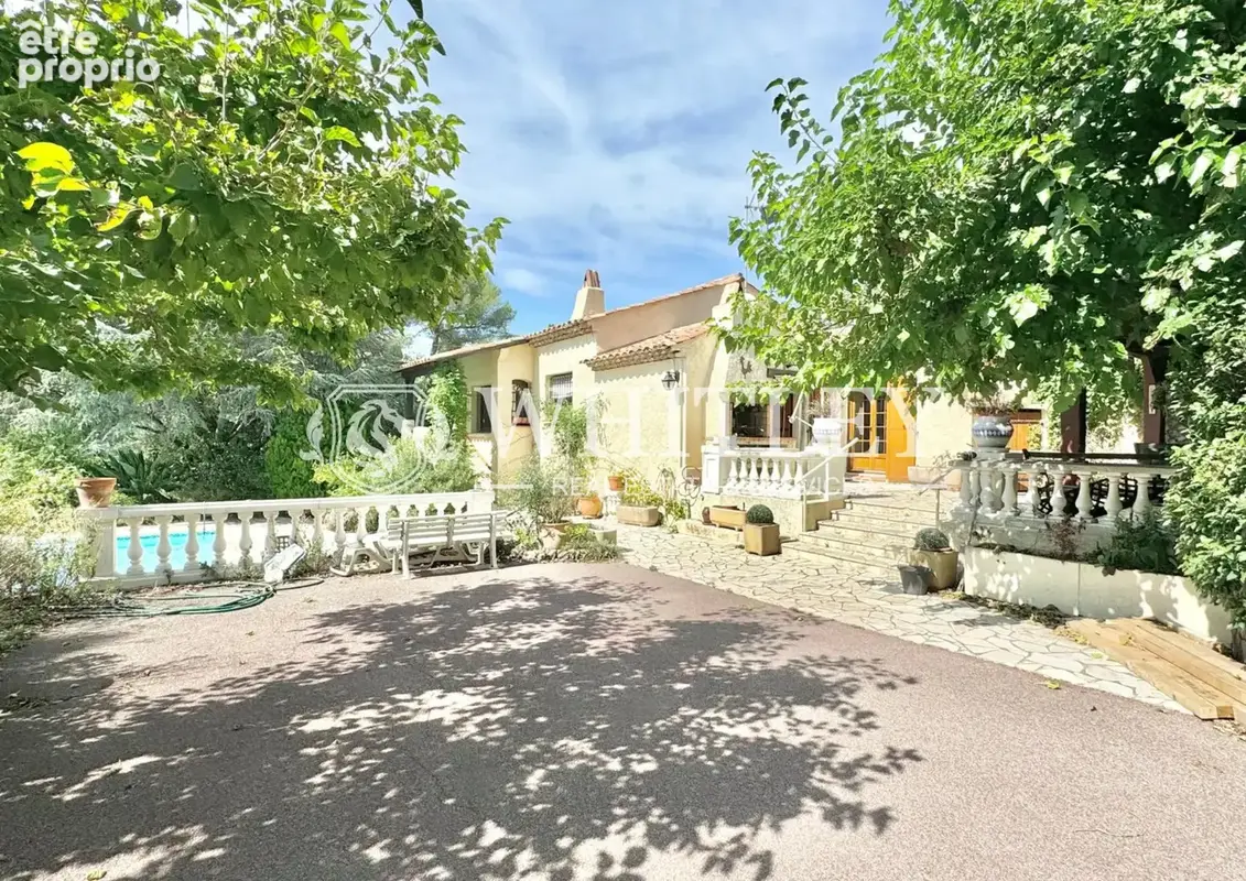 Villa rare à la vente avec grand terrain de plus de 5000 m2 et piscine - photo 4