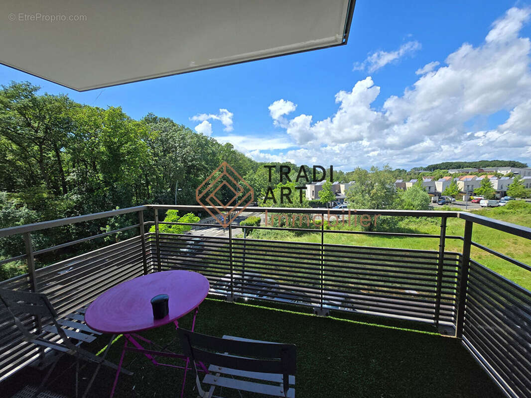 Appartement à FLEURY-MEROGIS