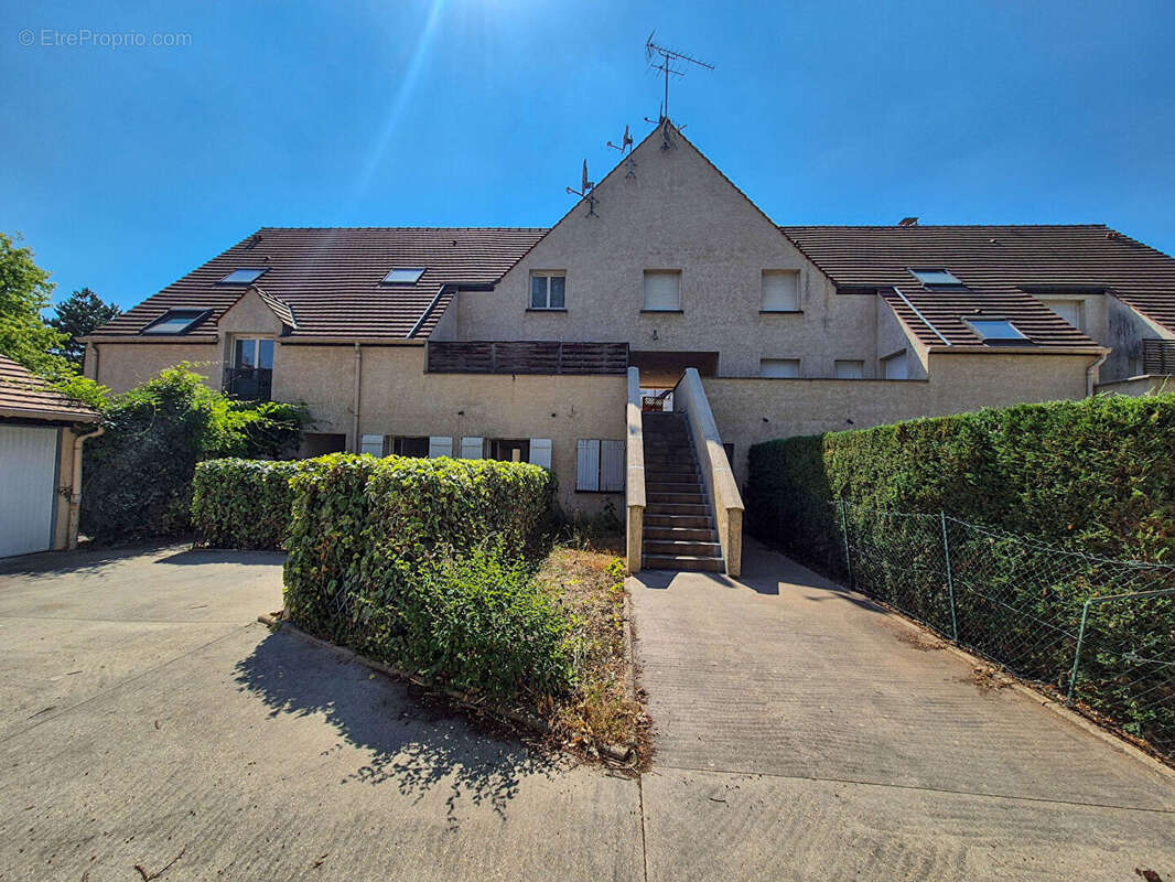 DAMMARIE-LES-LYS, proche gare de Melun, Appartement 3 pièces avec deux jardins - photo 12