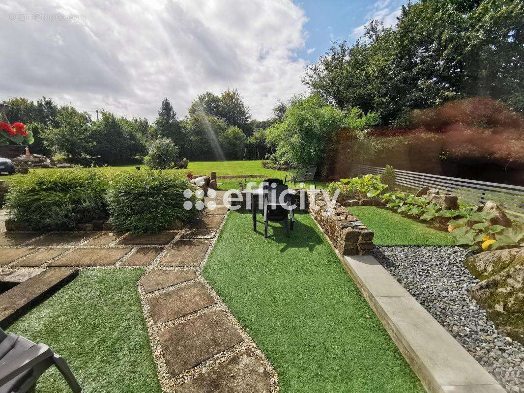 Maison à SAINT-SEVER-CALVADOS