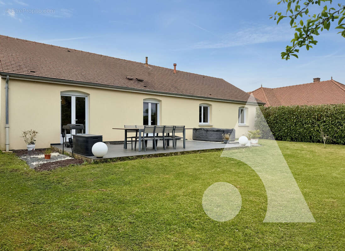 Maison à VILLEMEREUIL