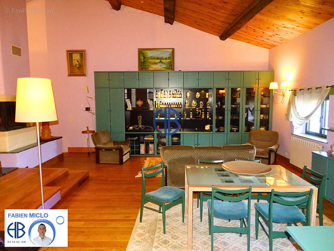 Maison à VILLETTE-SUR-AIN