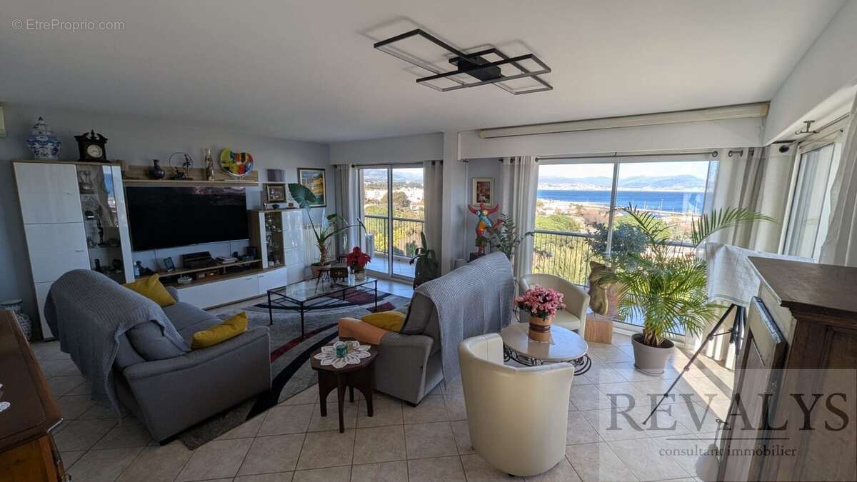Alpes maritimes (06) antibes a vendre 5 pieces au dernier etage vue panoramique mer - photo 7