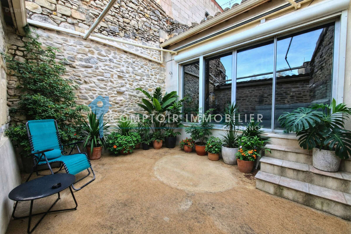 Maison à CLARENSAC