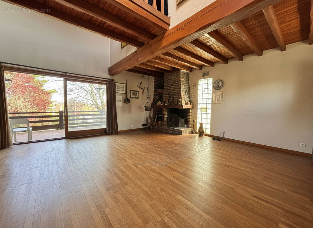 Maison à VERRIERES-LE-BUISSON