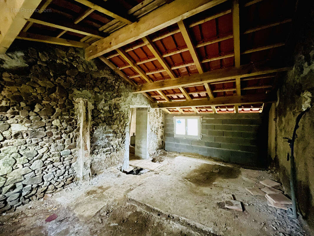 Maison à AVAILLES-LIMOUZINE