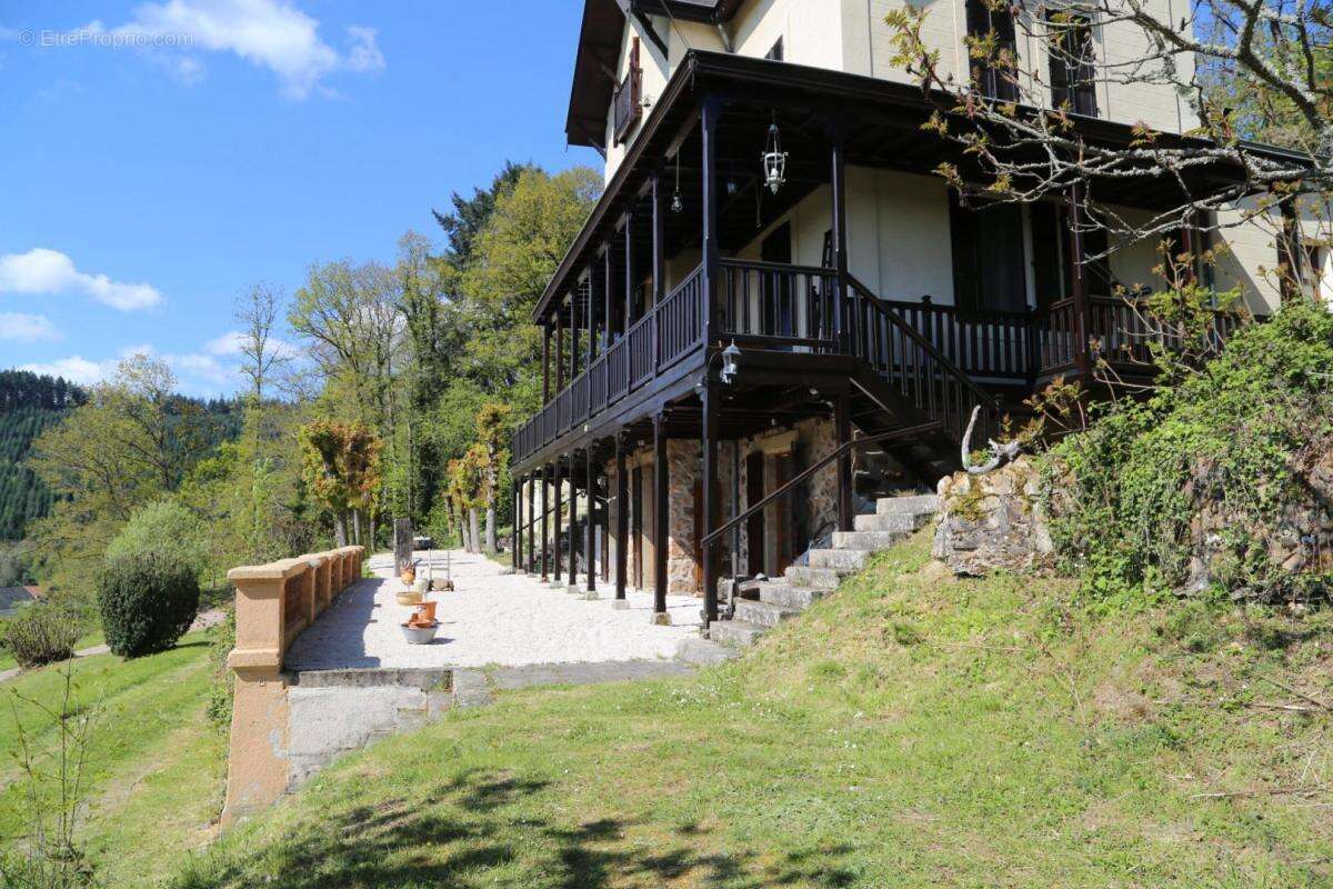Maison à LA CELLE-EN-MORVAN