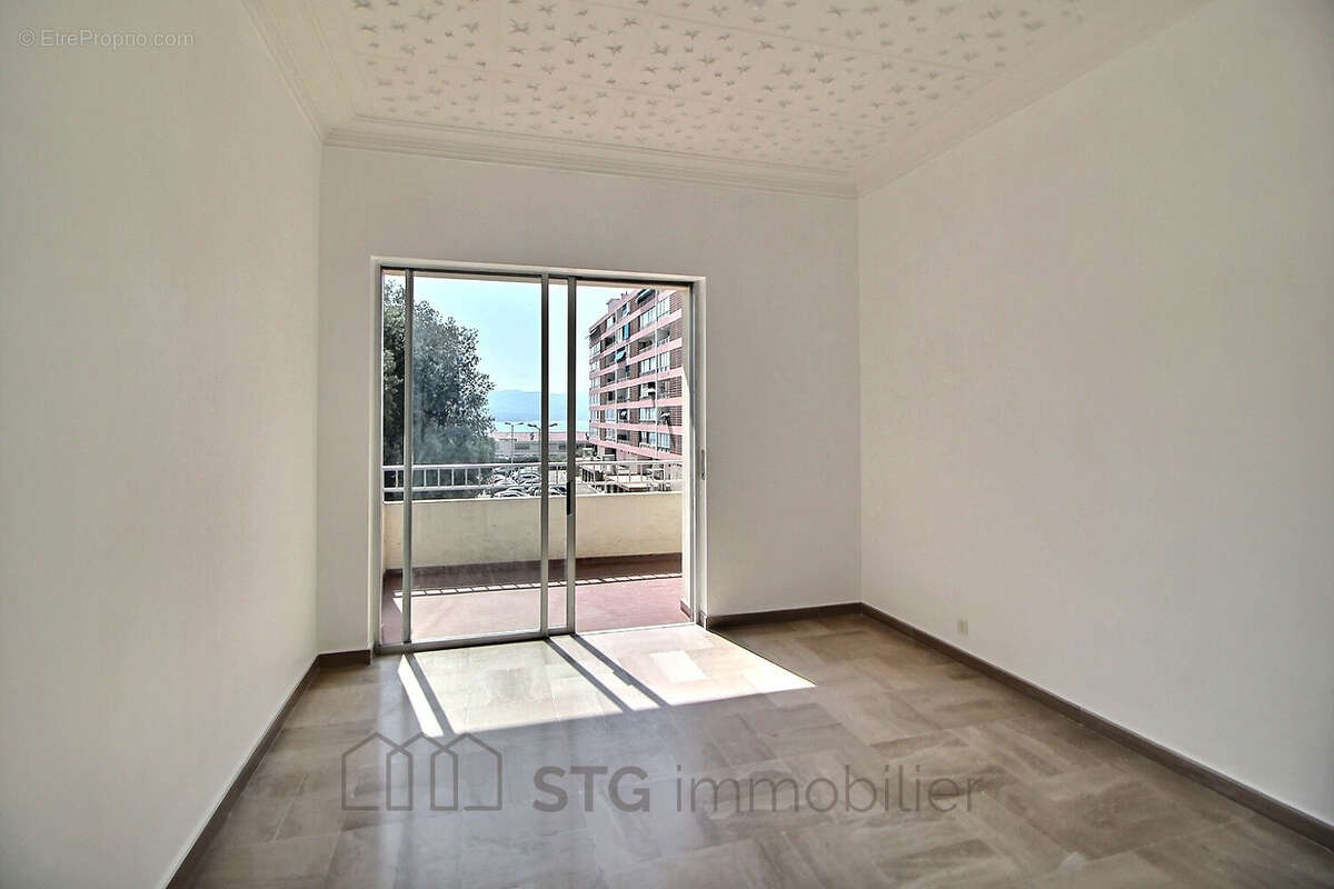 Vente appartement F2 Parc Berthault Ajaccio - photo 4