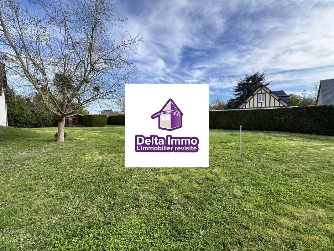 Terrain à SAINT-SEBASTIEN-DE-MORSENT