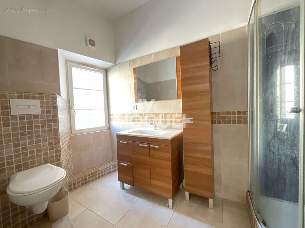 Appartement à L'ISLE-SUR-LA-SORGUE