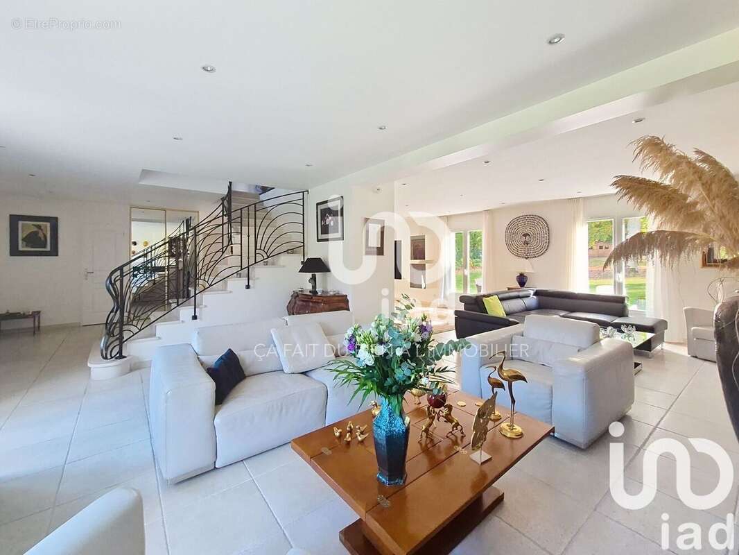 Photo 4 - Maison à LE COUDRAY-MONTCEAUX