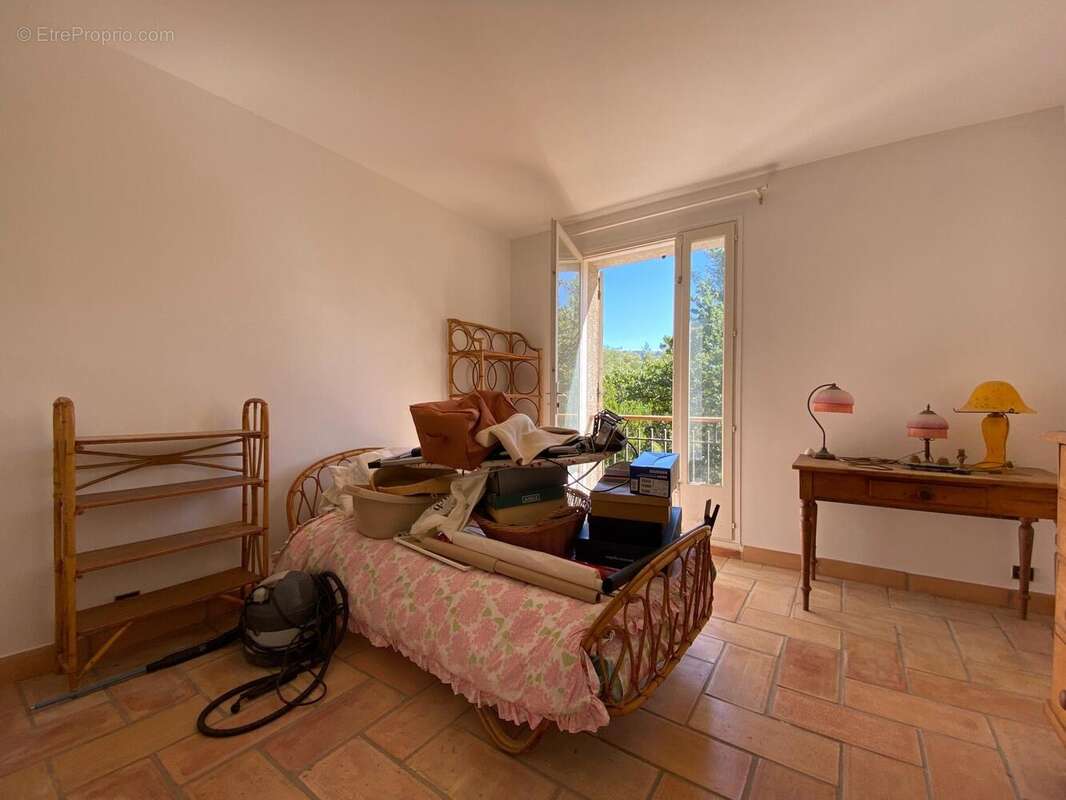 Photo 5 - Maison à LE REVEST-LES-EAUX