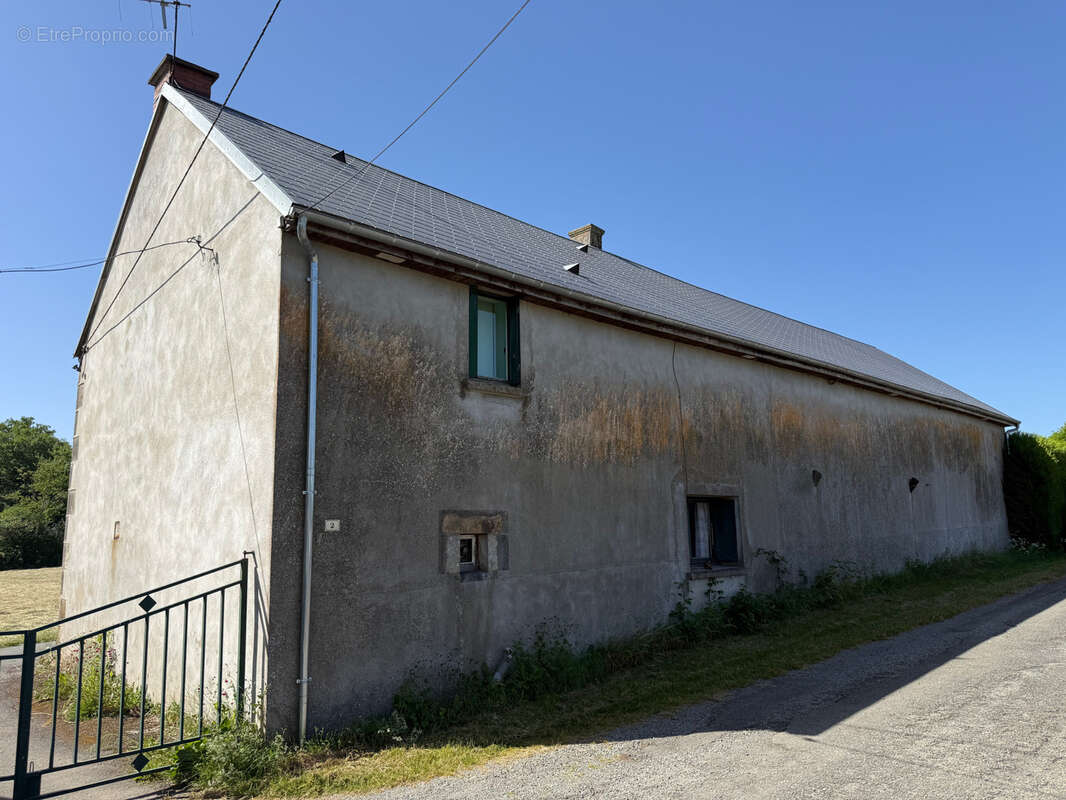 Maison à SAINT-JULIEN-LA-GENESTE