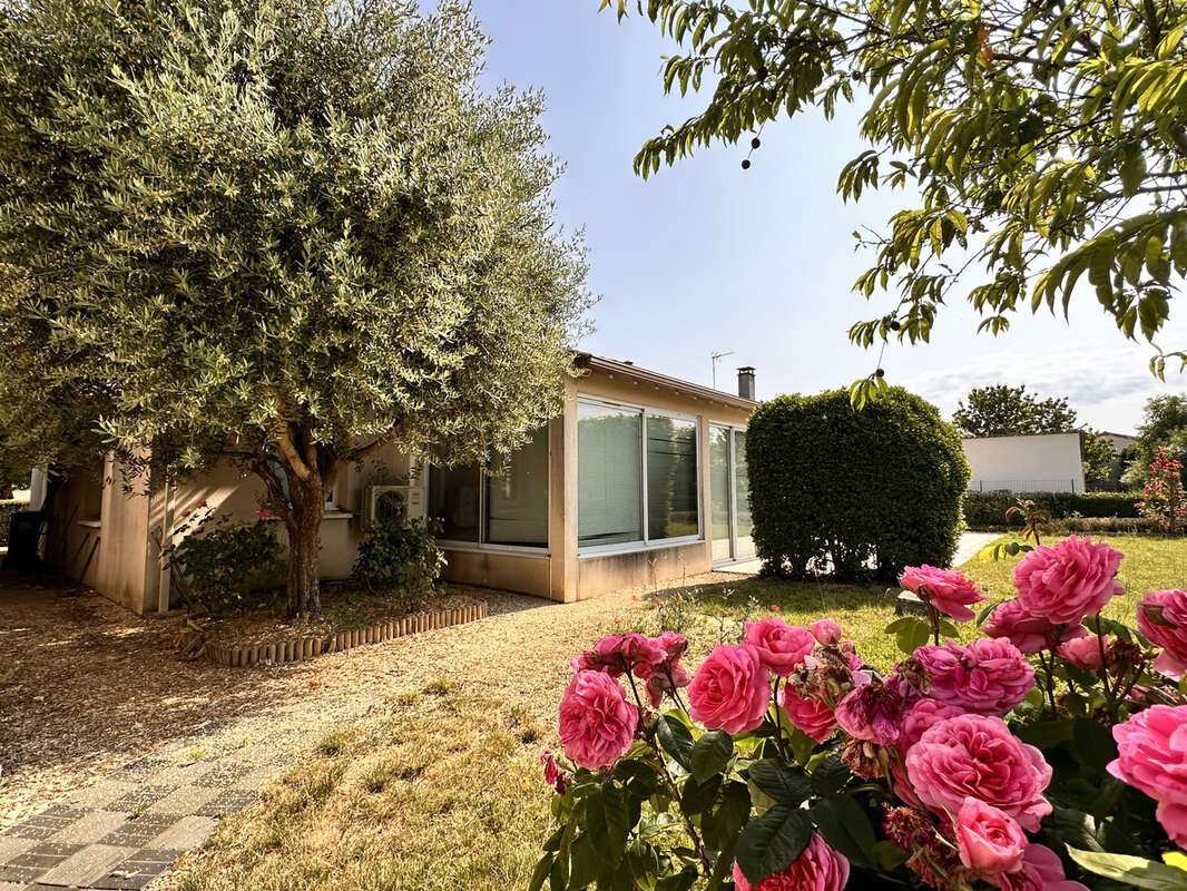 Maison à NEUVILLE-DE-POITOU