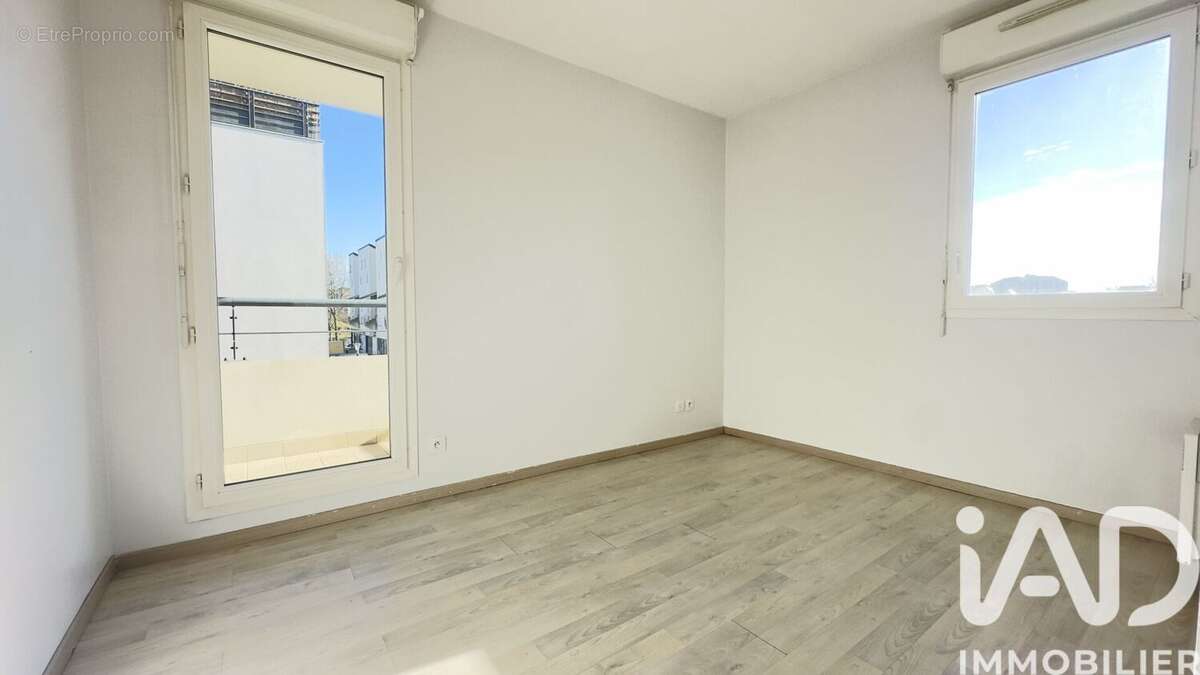 Appartement 71 m² à Trappes  - photo 4