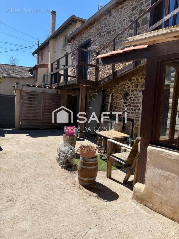 Photo 1 - Maison à CHEVRIERES