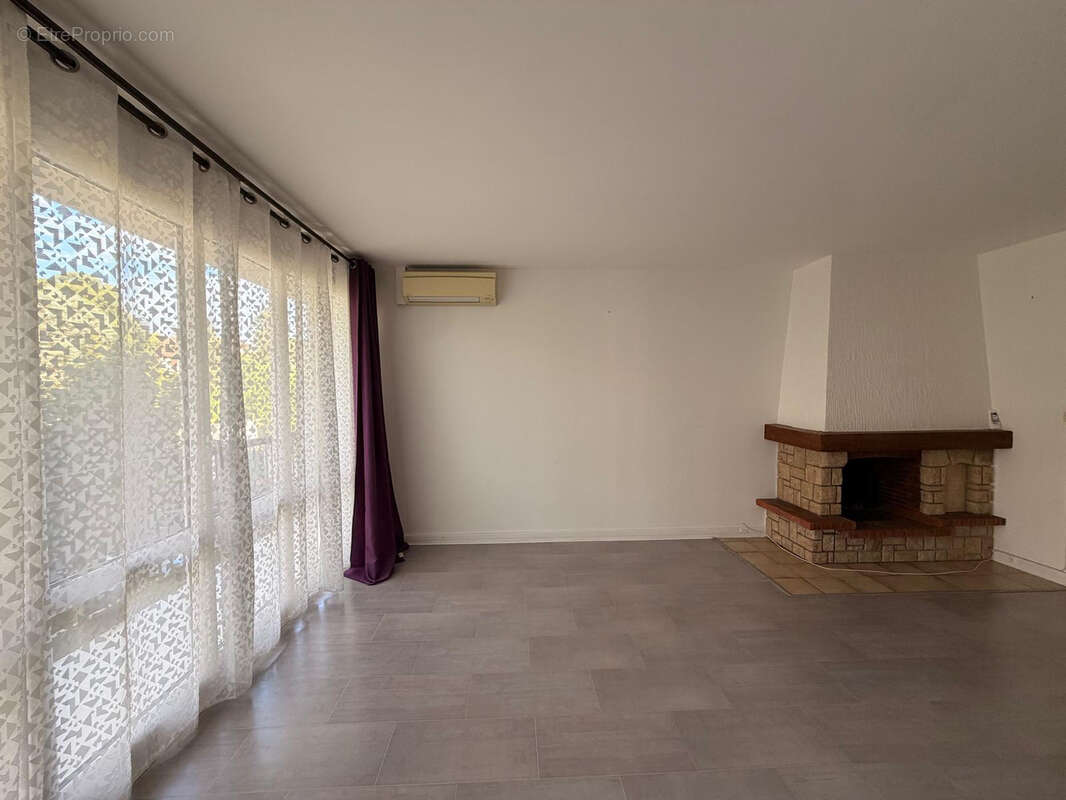 Tres beau quatre pieces refait a neuf - mennecy - - photo 9