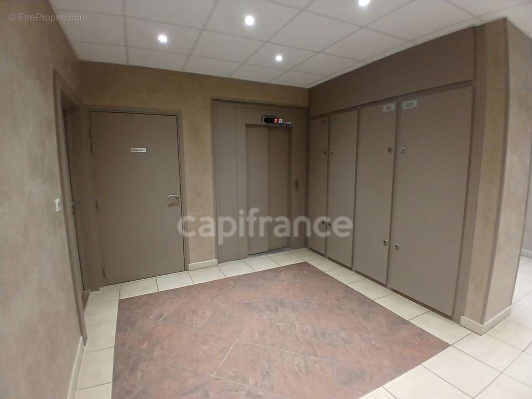 Appartement T4 de standing avec terrasse, climatisation, garage et aperçu mer - photo 12