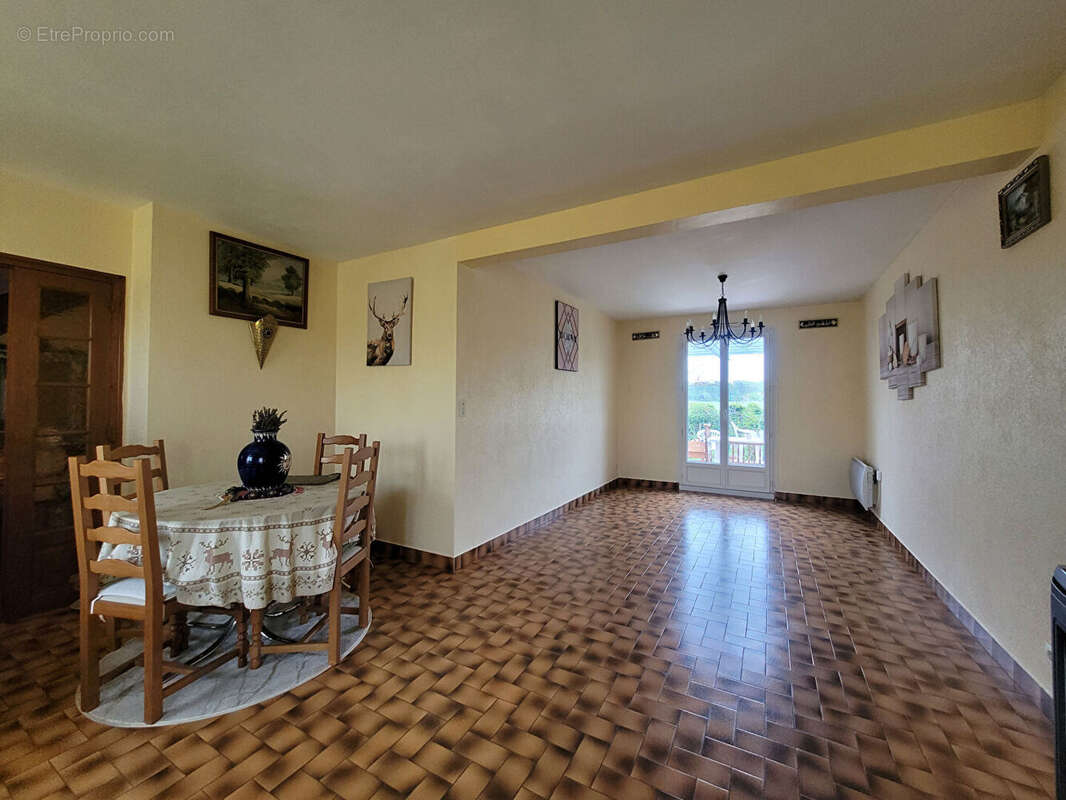 Maison à SAINT-LYE-LA-FORET