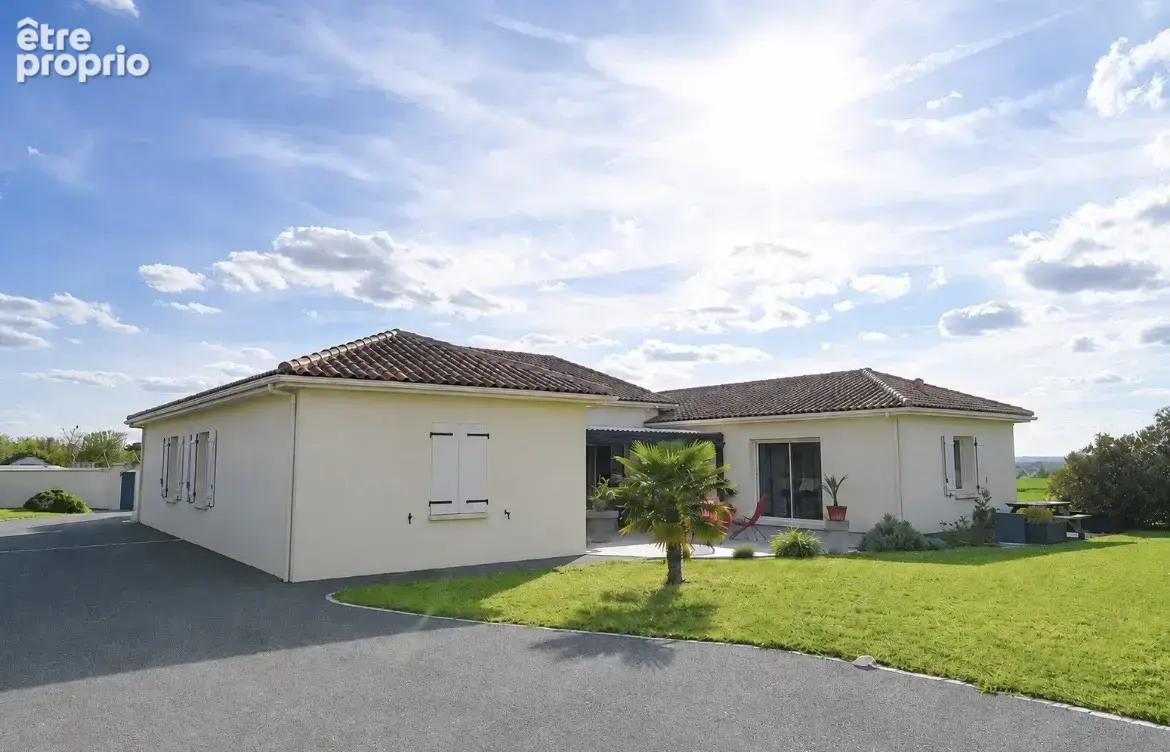 Propriété d'exception de plain-pied avec piscine - Availles- - photo 2