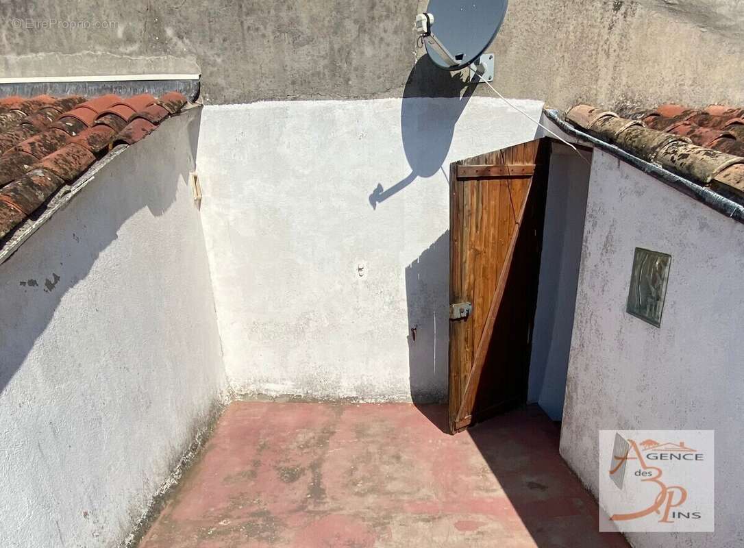 Maison à COLLOBRIERES