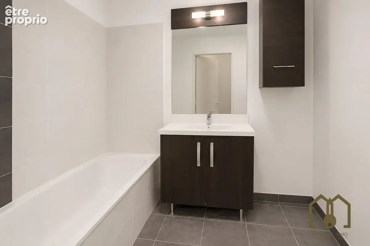 Appartement 62 m² à Saint-Priest  - photo 6