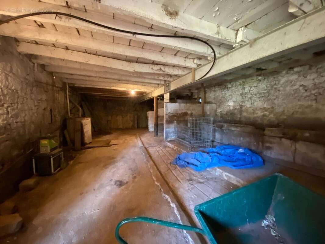 Maison 160 m² à Larroque-Toirac  - photo 7