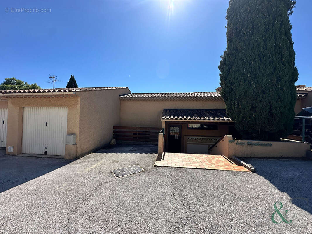Appartement à BORMES-LES-MIMOSAS