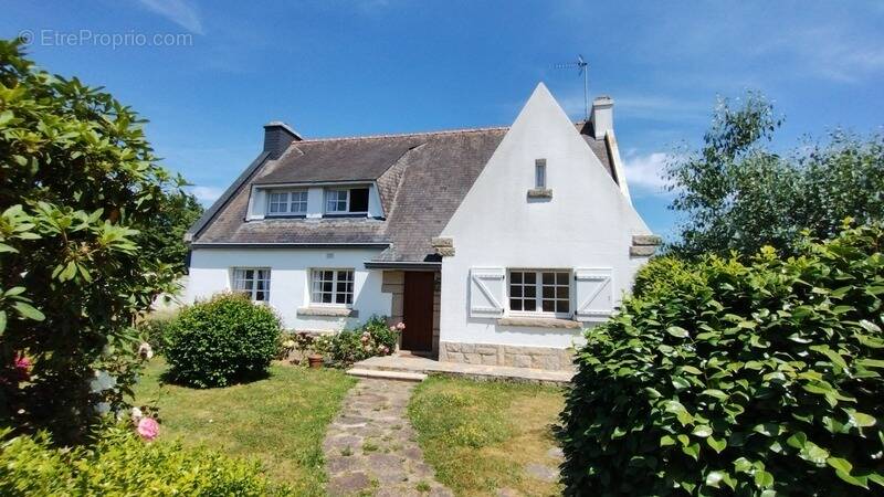 Maison à COMBRIT