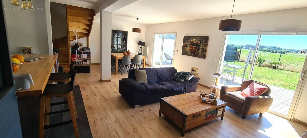 Maison à SAINTE-SOULLE