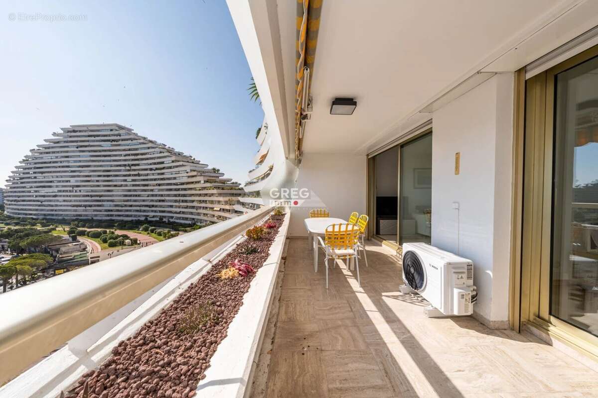 Appartement à VILLENEUVE-LOUBET