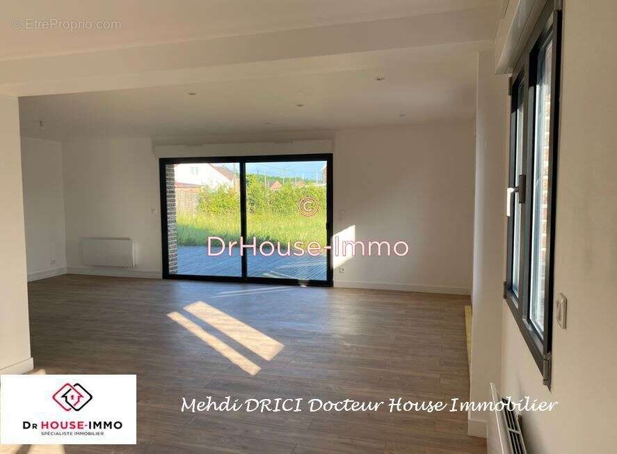 Maison à OSTRICOURT