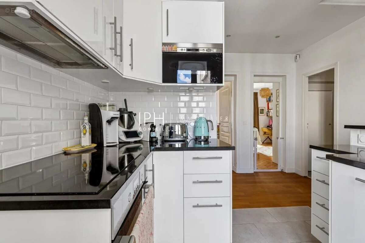 Appartement à LEVALLOIS-PERRET