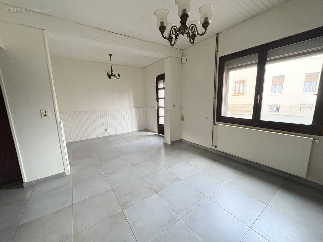 Maison à FLIXECOURT