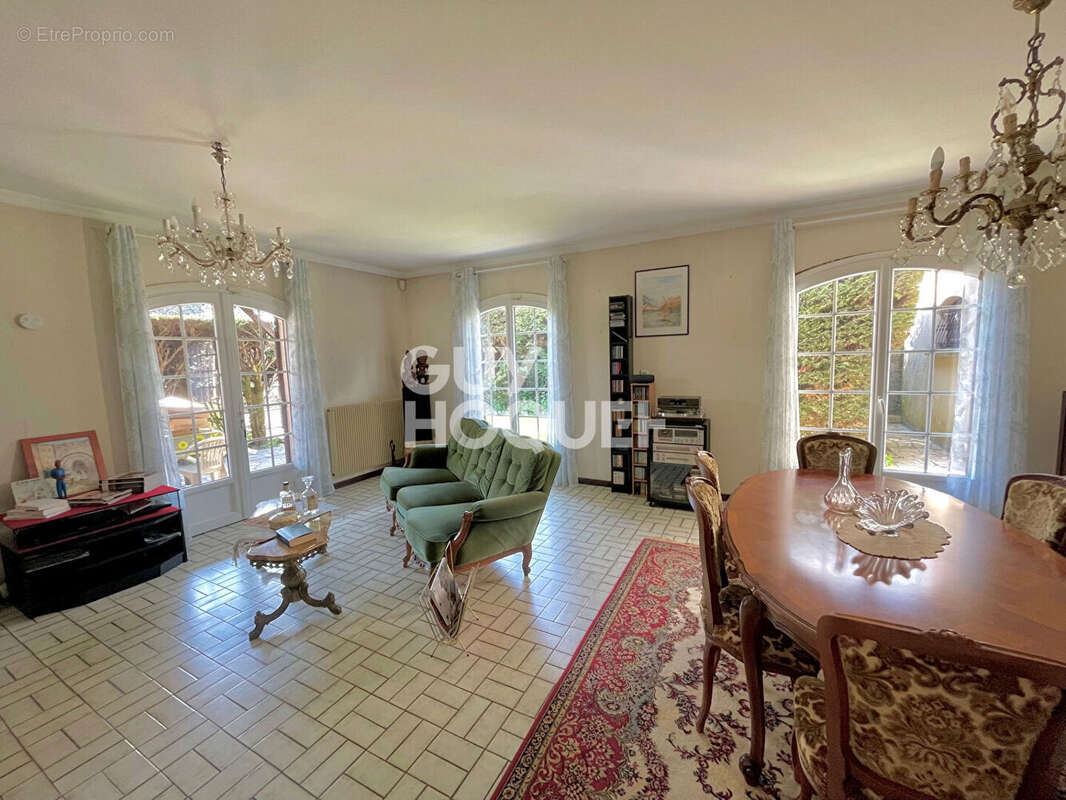 Maison à VILLENAVE-D&#039;ORNON